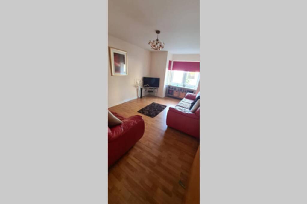 Lovely 2 Bed Apartment Close To Aberdeen Beach! المظهر الخارجي الصورة