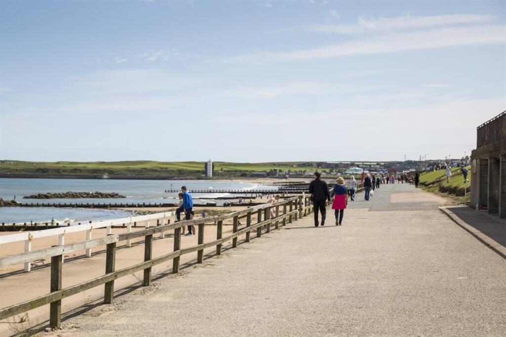 Lovely 2 Bed Apartment Close To Aberdeen Beach! المظهر الخارجي الصورة